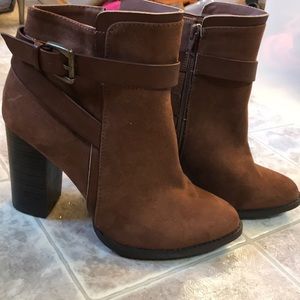 Heeled booties